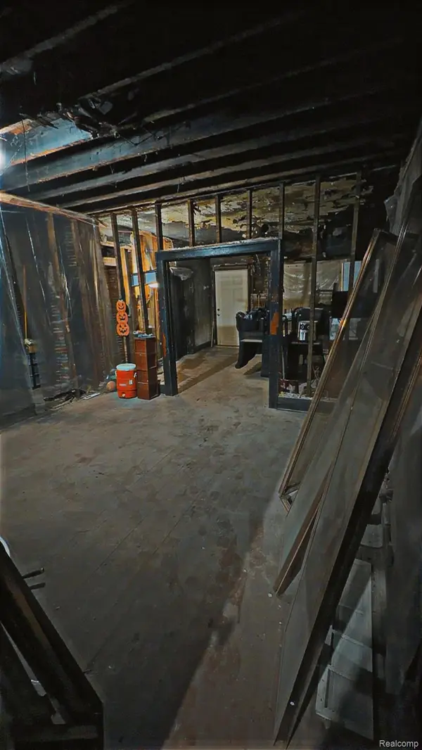 9453 Edgewood ST, Detroit, MI 48213