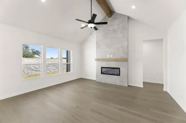 317 Slimp Bluff, Azle, TX 76020