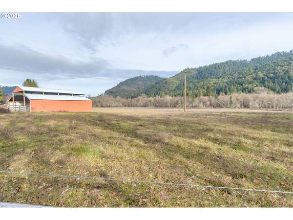 377 FIR POINT LN, Glendale, OR 97442