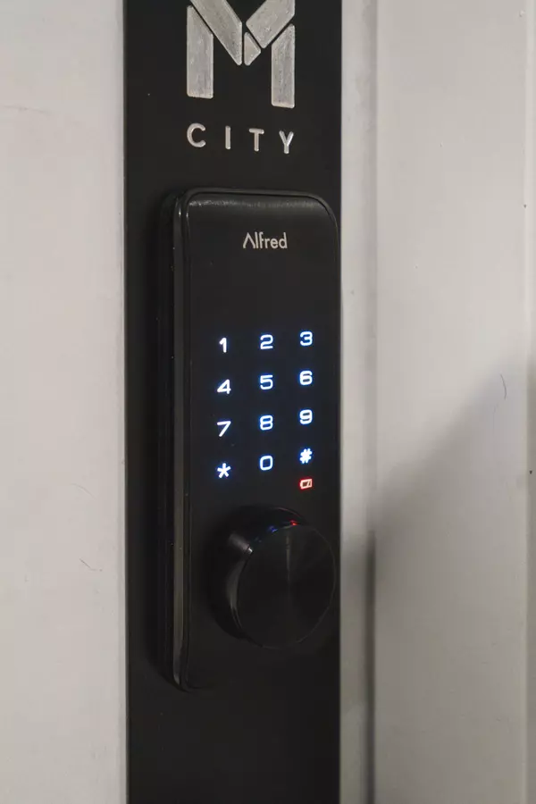 Mississauga, ON L5B 0M3,3900 Confederation Pkwy #6004