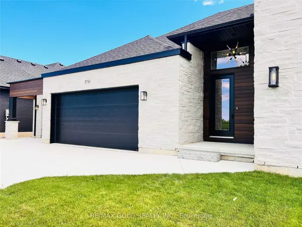 3761 Queen ST, Plympton-wyoming, ON N0N 1E0
