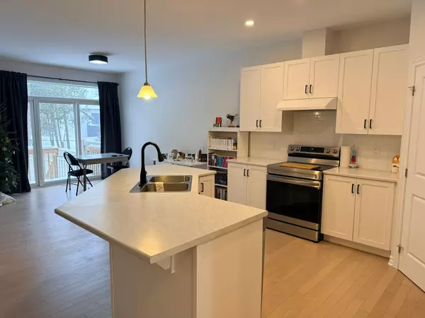 North Grenville, ON K0G 1J0,247 Blackhorse DR