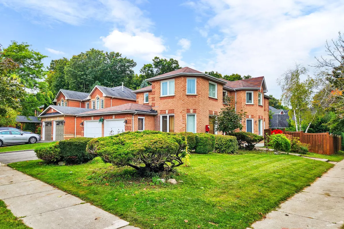 Aurora, ON L4G 6P5,98 Charing CRES