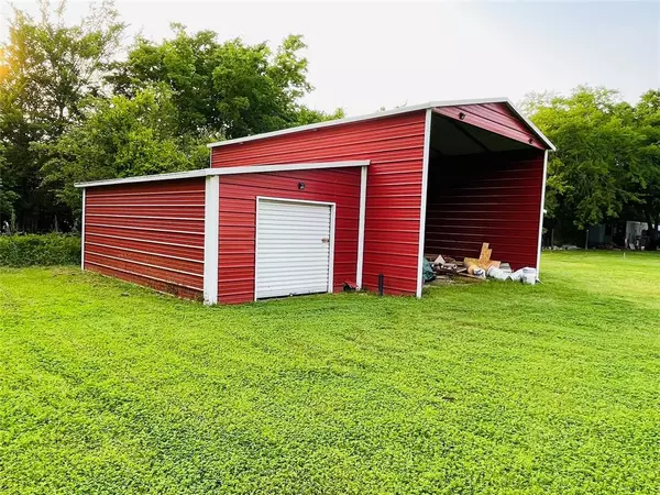 Kemp, TX 75143,20055 Hill Lane