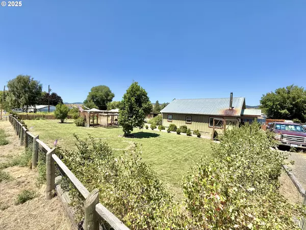 Prairie City, OR 97869,138 W 12TH ST