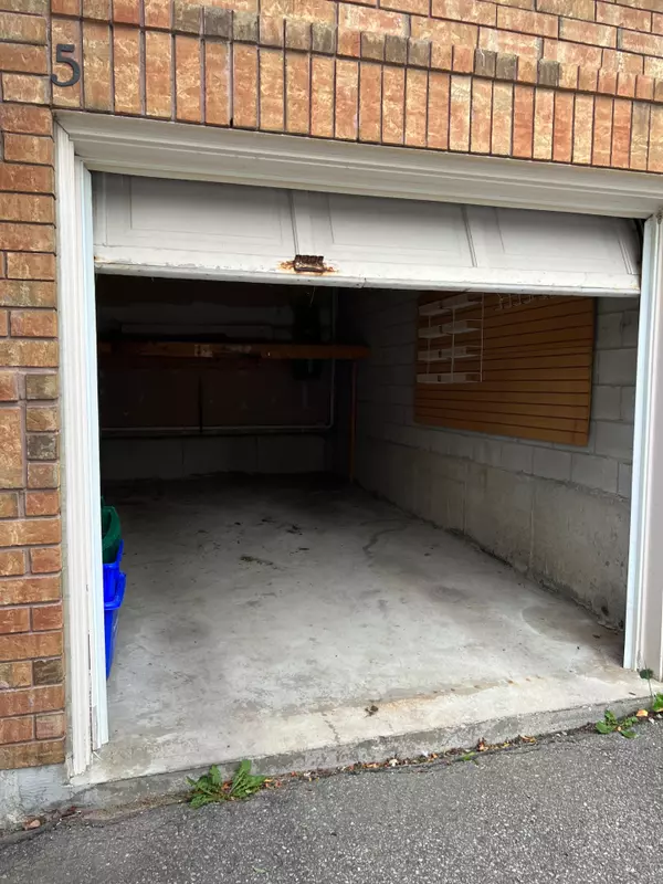 Aurora, ON L4G 7K6,5 Steckley ST