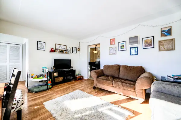 151 Nugent DR #Upper, Hamilton, ON L8H 2N3