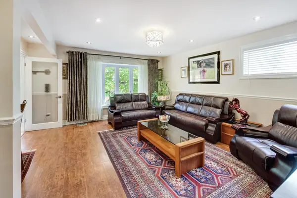 8 Suraty AVE, Toronto E09, ON M1P 4E1