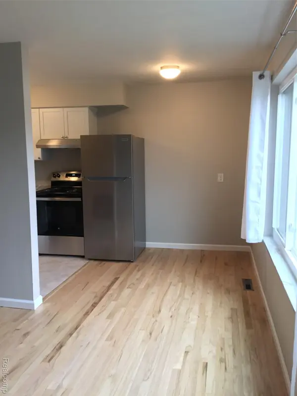 4820 Briarwood AVE #4, Royal Oak, MI 48073