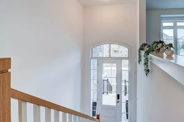 East Gwillimbury, ON L0G 1M0,64 Lyall Stokes CIR