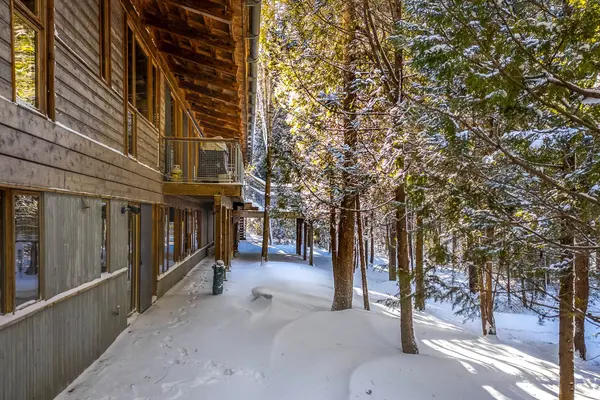 130 Melissa LN, Tiny, ON L9M 0T8