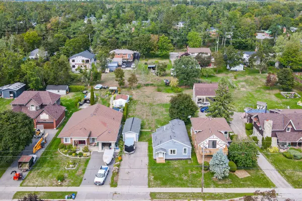 Kawartha Lakes, ON K0M 1N0,76 Bond ST W