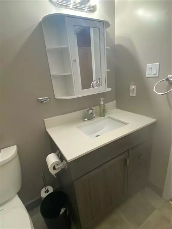 North Glengarry, ON K0C 1A0,220 Kenyon ST W #209