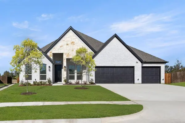 1915 Silvercreek Lane,  Cedar Hill,  TX 75104