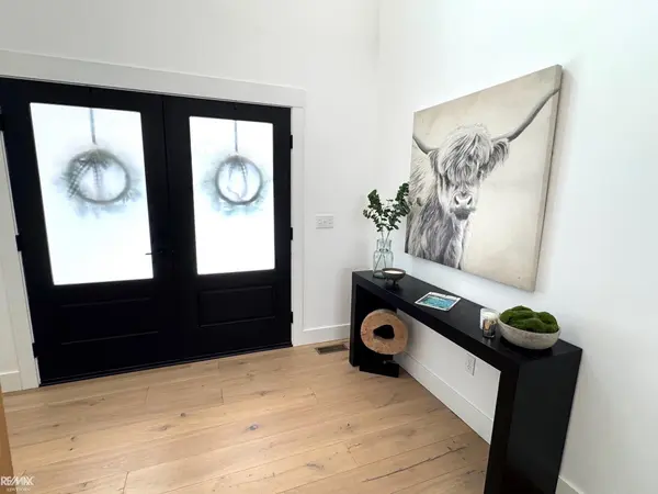 5718 Sheldon RD, Oakland Twp, MI 48306