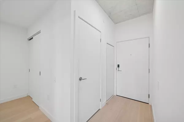 Toronto, ON M4G 3C4,1720 Bayview AVE #229