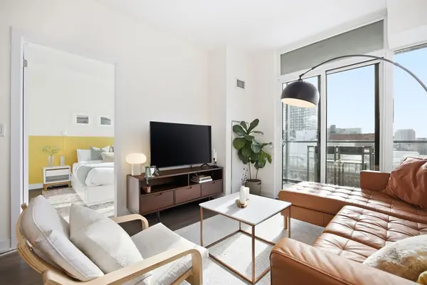 105 George ST #807, Toronto C08, ON M5A 0L4