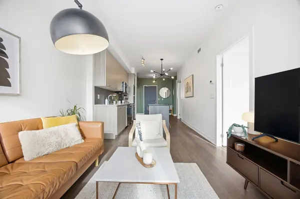 105 George ST #807, Toronto C08, ON M5A 0L4