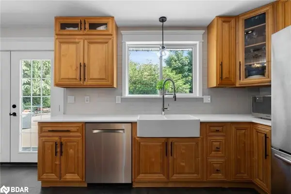 28 Larry ST, Caledon, ON L7C 1K8