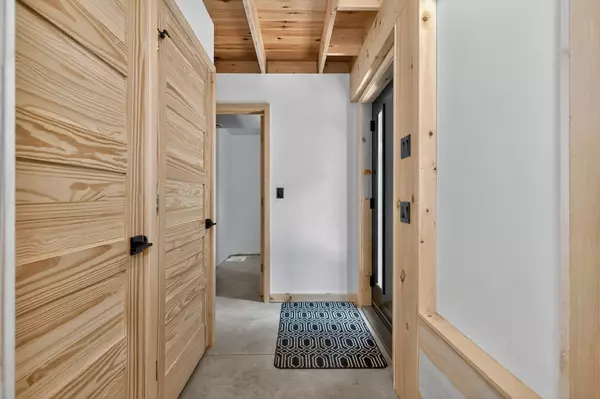 Georgian Bay, ON L0K 1S0,753 Honey Harbour RD