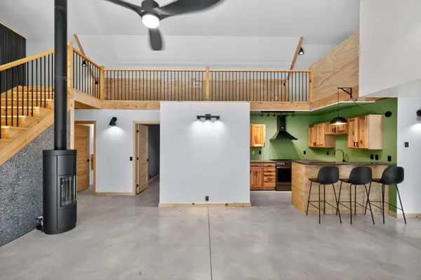 Georgian Bay, ON L0K 1S0,753 Honey Harbour RD