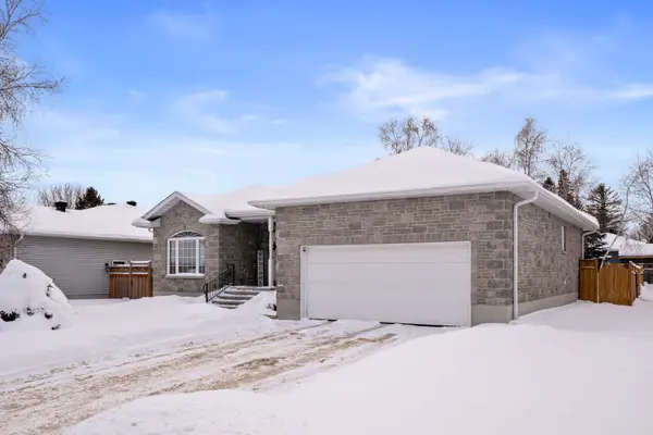 1017 Massie DR, Prescott, ON K0E 1T0