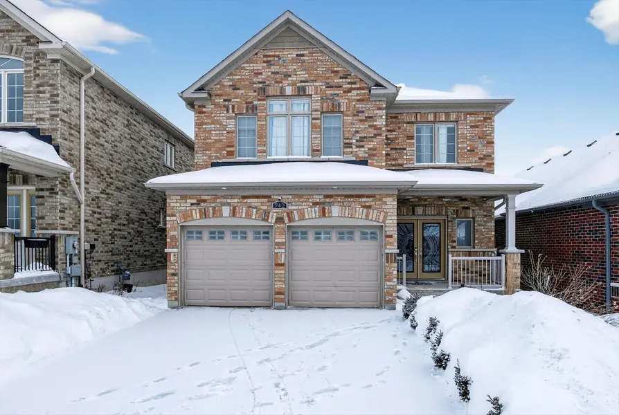 742 Sawmill RD, Peterborough, ON K9L 0G3