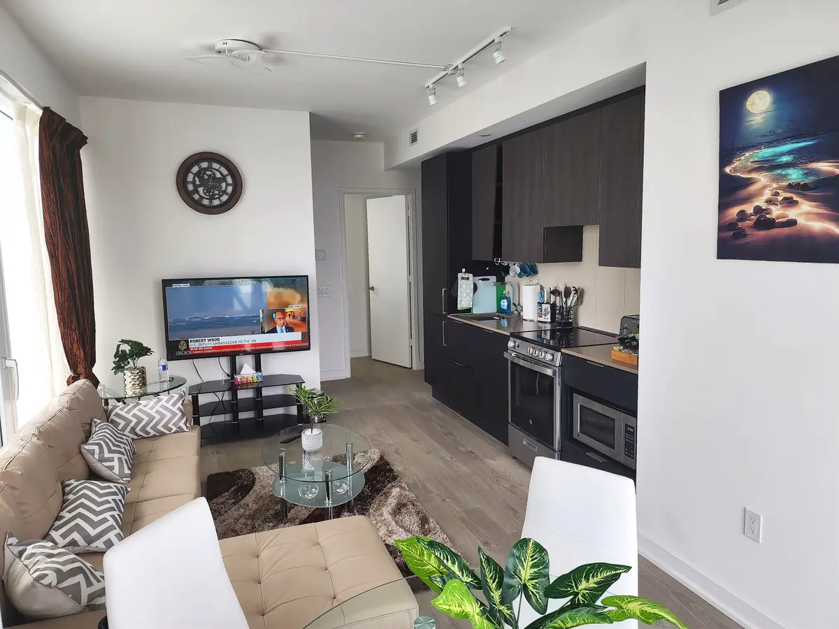 Mississauga, ON L5B 0M3,3900 Confederation Pkwy #2703