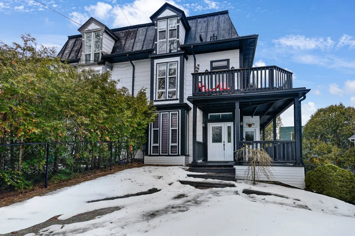 Brockville, ON K6V 3S6,372 King ST W