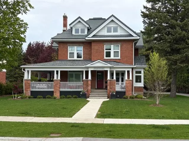 Blue Mountains, ON N0H 2P0,20 Alice ST E #2