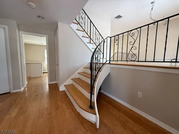 126 Sagamore Dr, New Providence Boro, NJ 07974