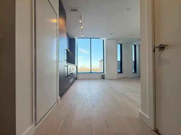 1720 Bayview AVE #711, Toronto, ON M4G 3C4