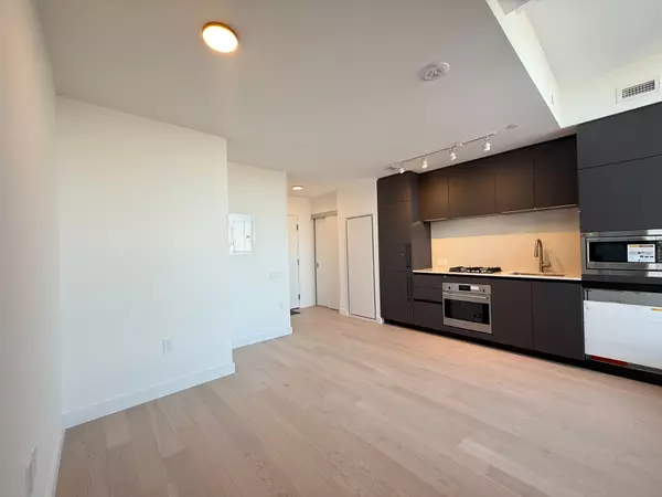 Toronto, ON M4G 3C4,1720 Bayview AVE #711