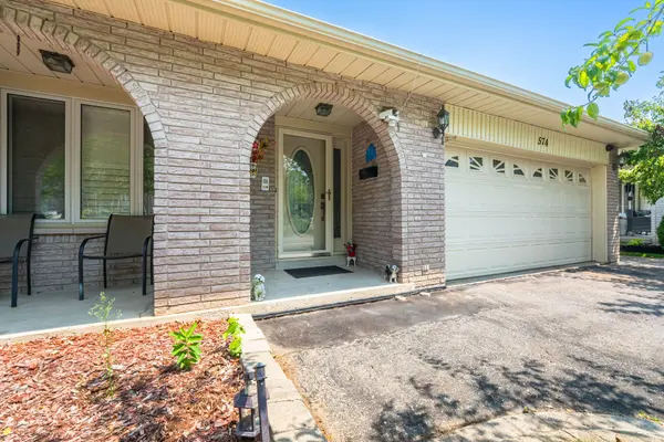 574 Antigua CRES, Oshawa, ON L1J 6B4