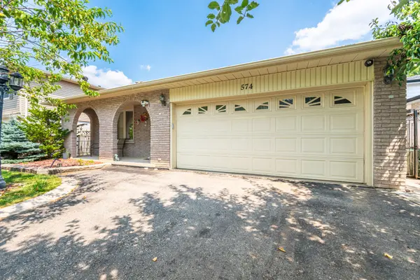 574 Antigua CRES, Oshawa, ON L1J 6B4