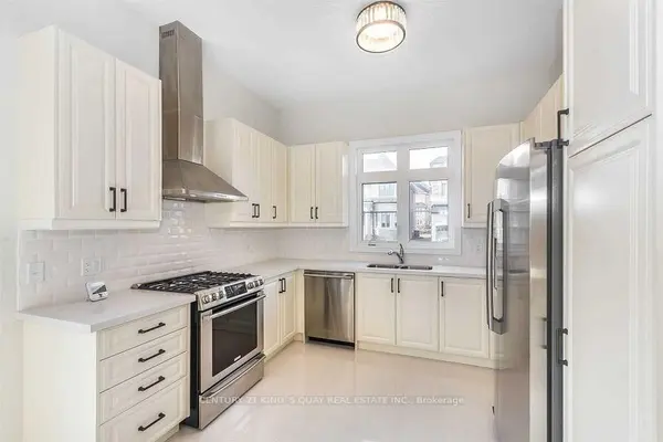 102 Giardina CRES, Richmond Hill, ON L4B 0G2