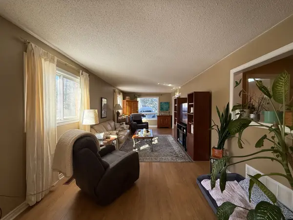 Aurora, ON L4G 6Y3,112 Deerglen TER