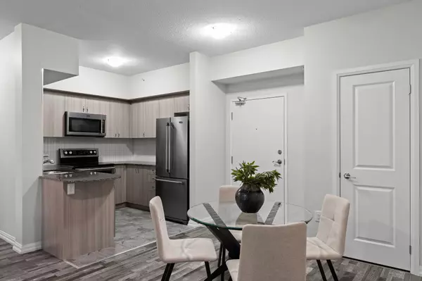 Barrie, ON L9J 0H3,302 ESSA RD #115