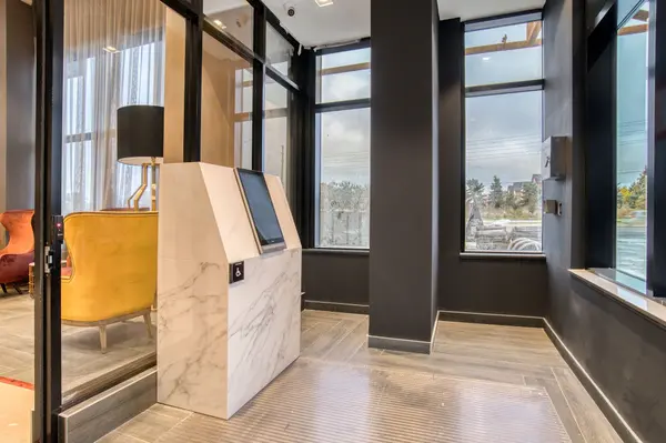 395 Dundas ST W #234, Oakville, ON L6M 5R8