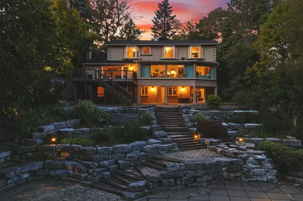 3278 Credit Heights DR, Mississauga, ON L5C 2L7