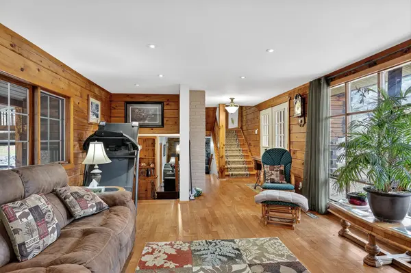 82 Bay Lake RD, Bancroft, ON K0L 2L0