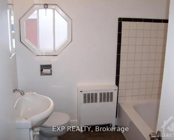 879 Kirkwood AVE, Carlington - Central Park, ON K1Z 5Y3