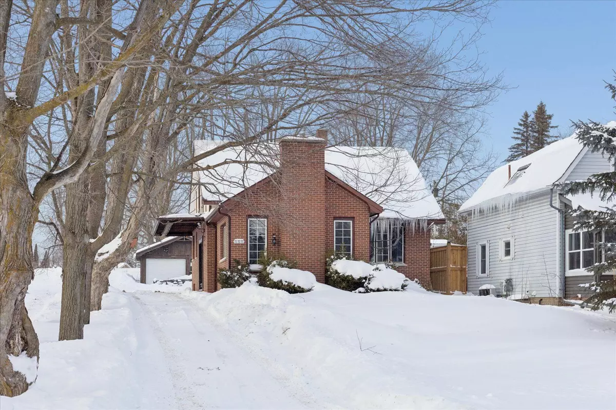 Brock, ON L0E 1E0,151 Cameron ST W