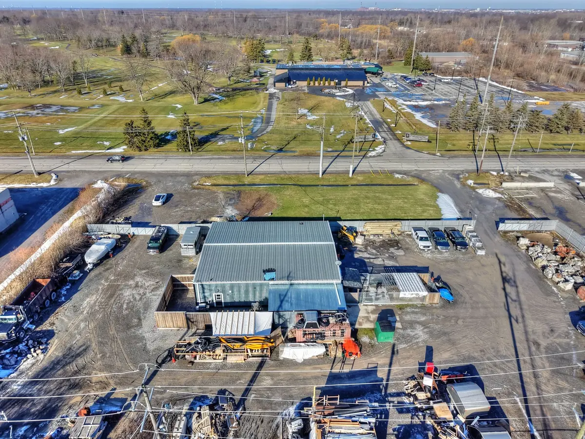 Fort Erie, ON L2A 5M4,737 Gilmore RD