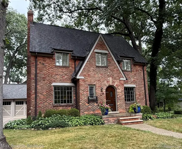 478 W Oakridge ST, Ferndale, MI 48220