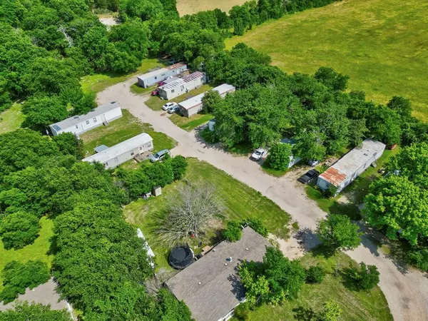 404 S Interstate 35 Road #2, Red Oak, TX 75154