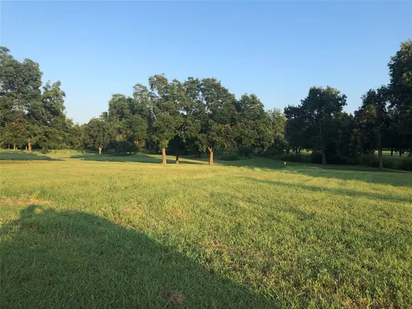 1300 Pioneer Trail, Bonham, TX 75418