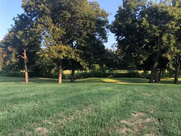 1300 Pioneer Trail, Bonham, TX 75418