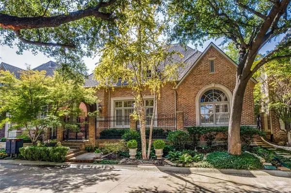 7722 Marquette Street,  Dallas,  TX 75225