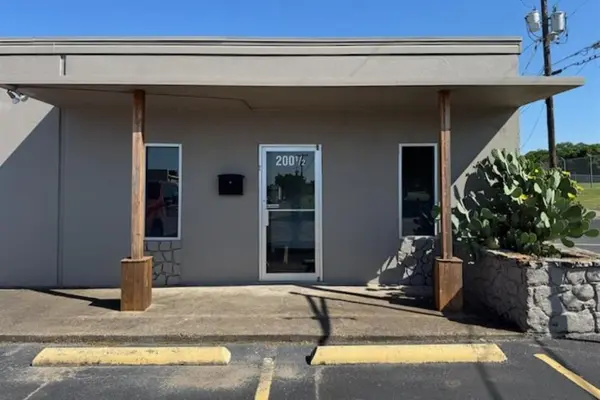 200 S Ridgeway Drive, Cleburne, TX 76033